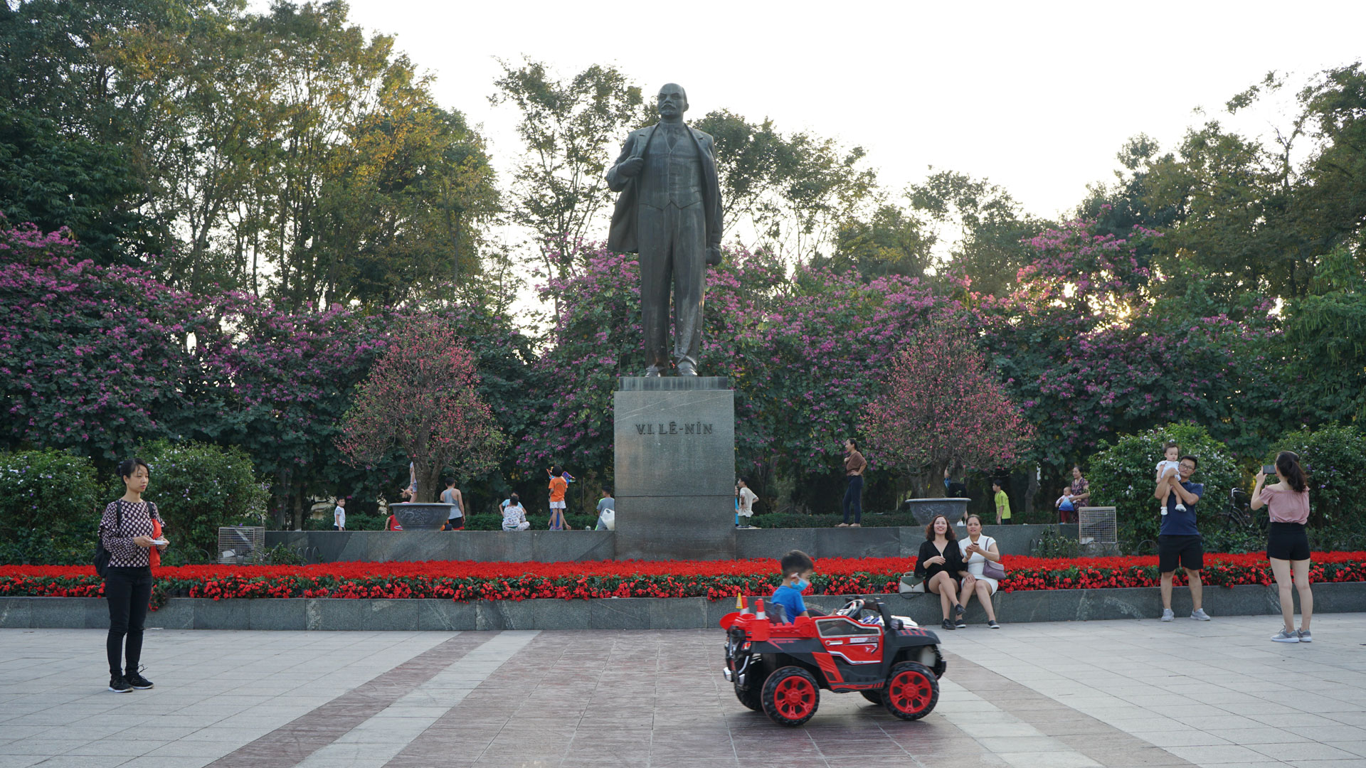 A Cheerful Day in Lenin Park